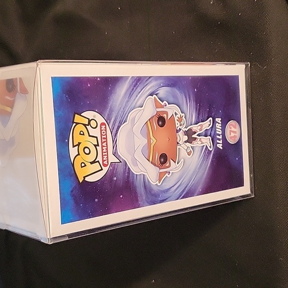 Allura Funko - Picture 4 of 6